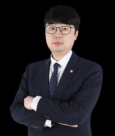 창원공중밀집장소추행변호사 undefined